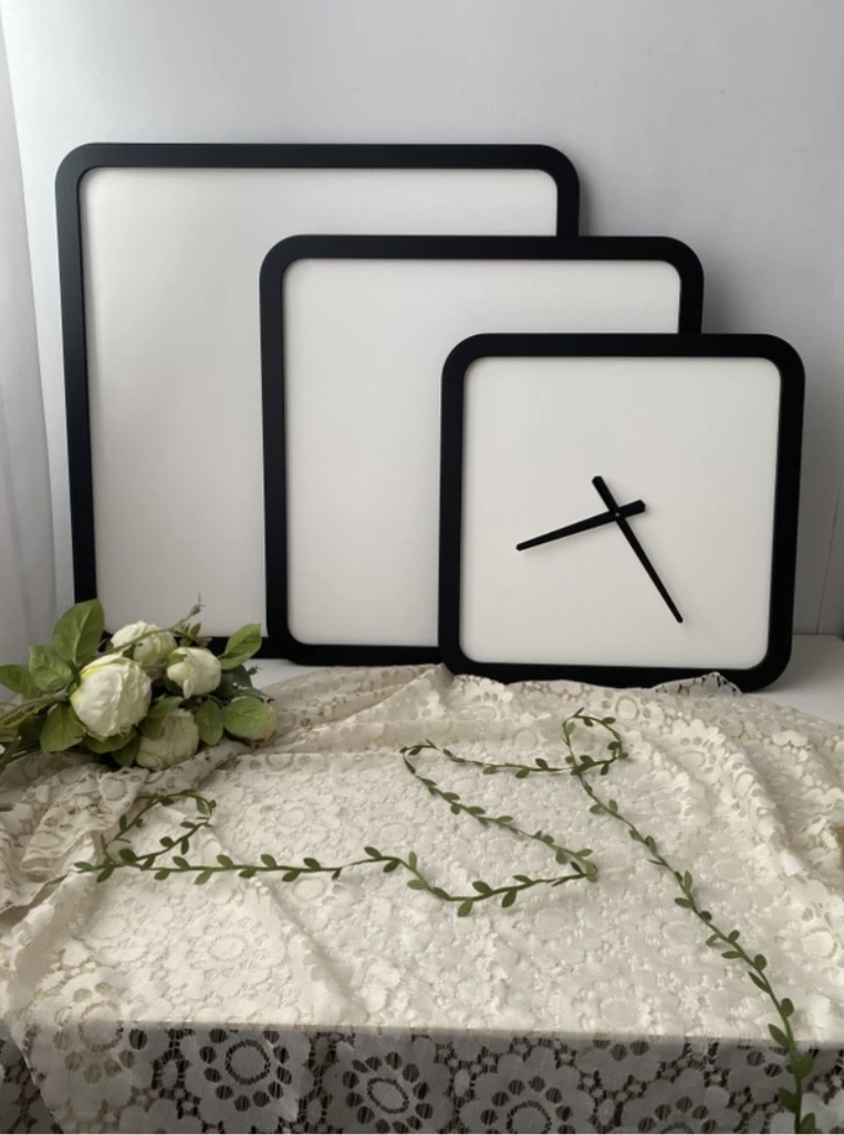 ساعت دیواری مربع مینیمال